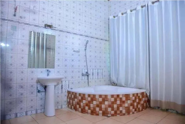 Elegance Hotel