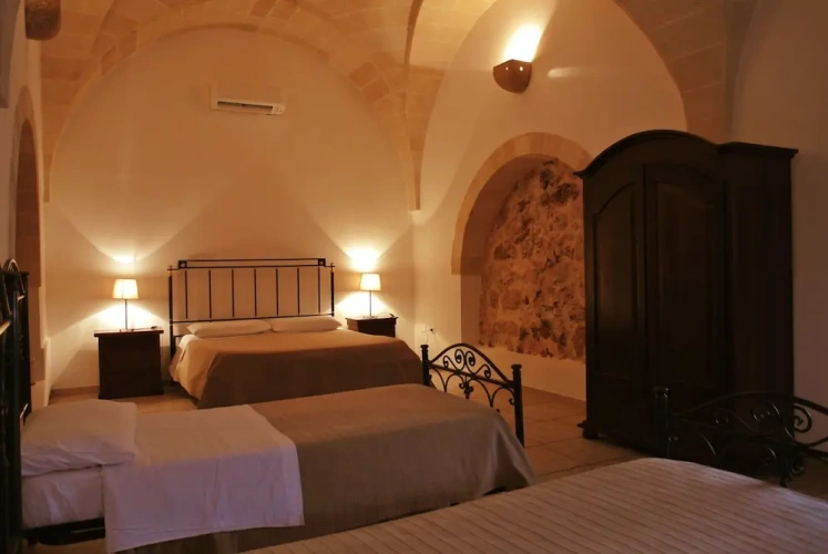 Standard Quadruple room with garden view