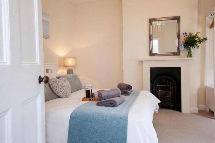 2 Bedrooms Cottage