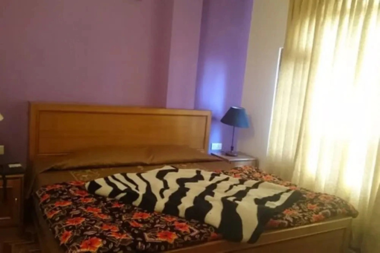 Hotel Kalra Regency