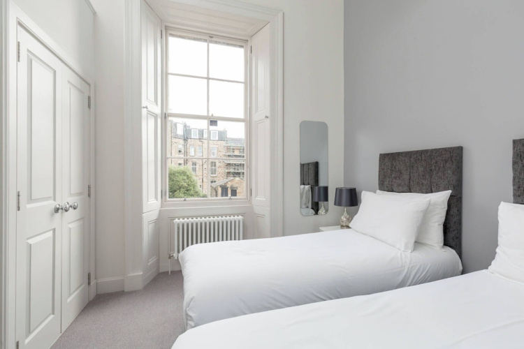 6 on Chester Apartments