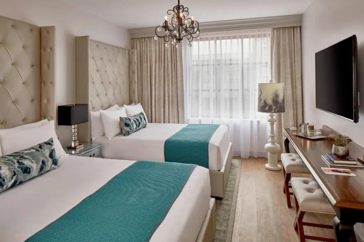 Standard Double room with city view