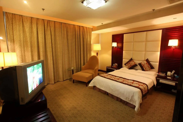 Hongluo Harbor Holiday Hotel