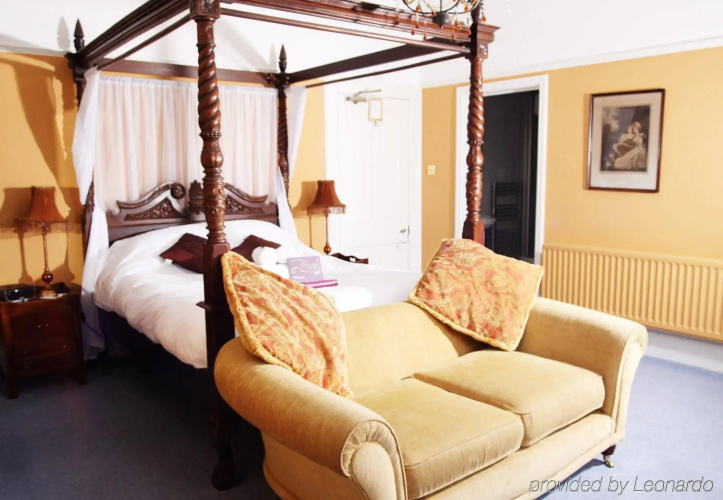 Ashmount House