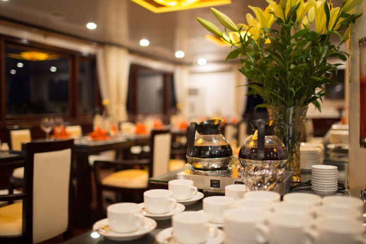 Halong Silversea CruiseOver view