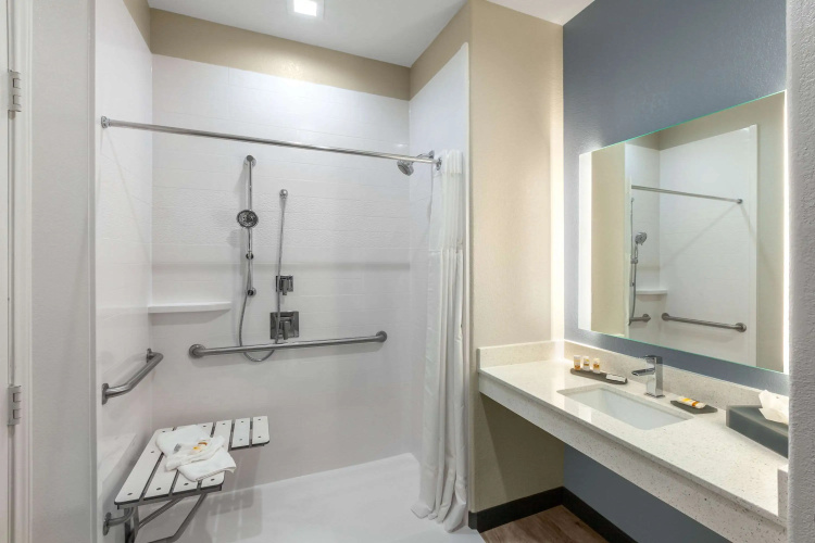 La Quinta Inn & Suites by Wyndham Houston Channelview