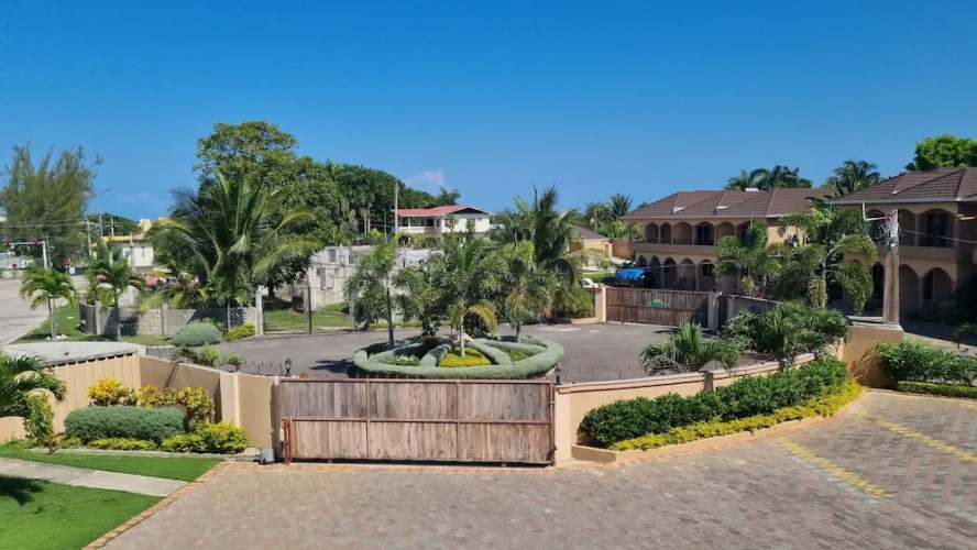 Tj Chateau