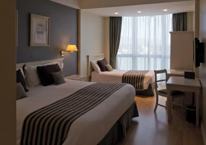 Standard Triple room