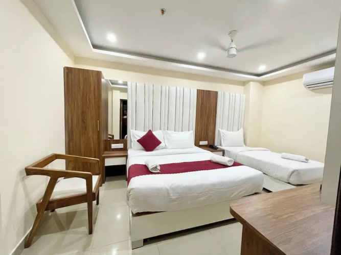 Hotel SRK - near Temple