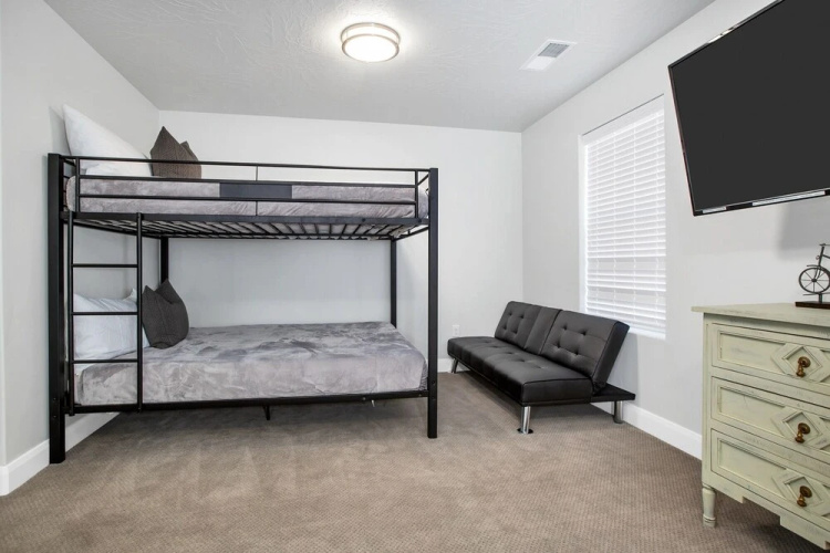 Gateway 3 Bedroom Townhouse by Redawning