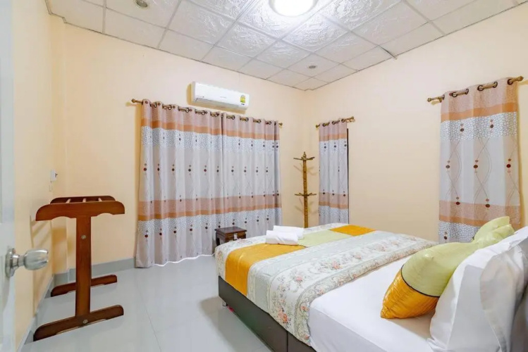 Bangsaphan Paradise Blue House 230 m. to the beach
