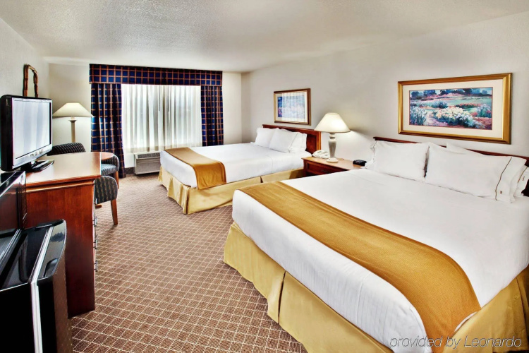 Holiday Inn Express & Suites Ames by IHG