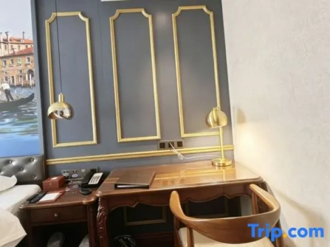 Luxury Suite