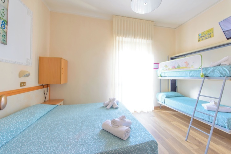 Standard Quadruple room with balcony