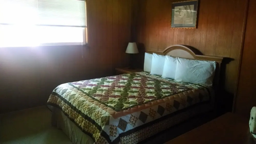 Silver Surf Motel