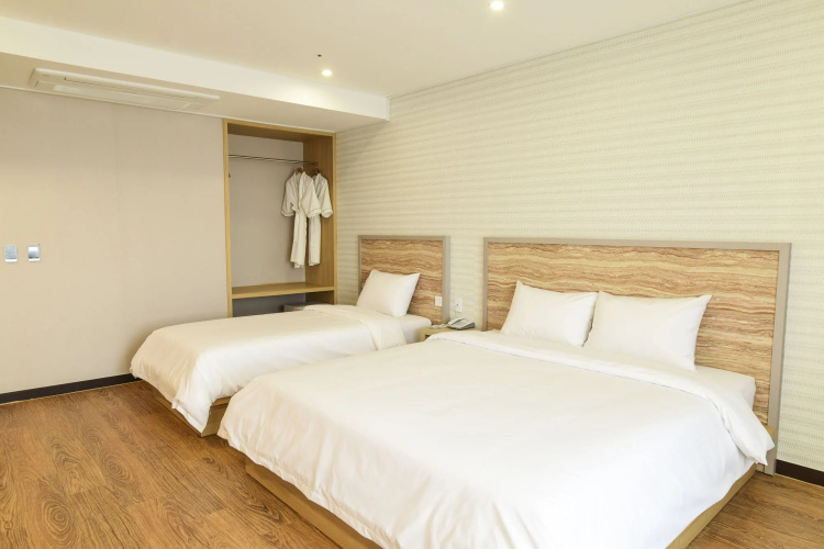 Embledon Hotel