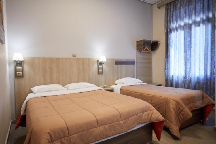 Standard Triple room