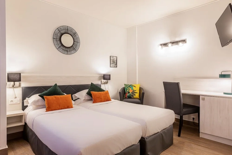 Standard Twin room