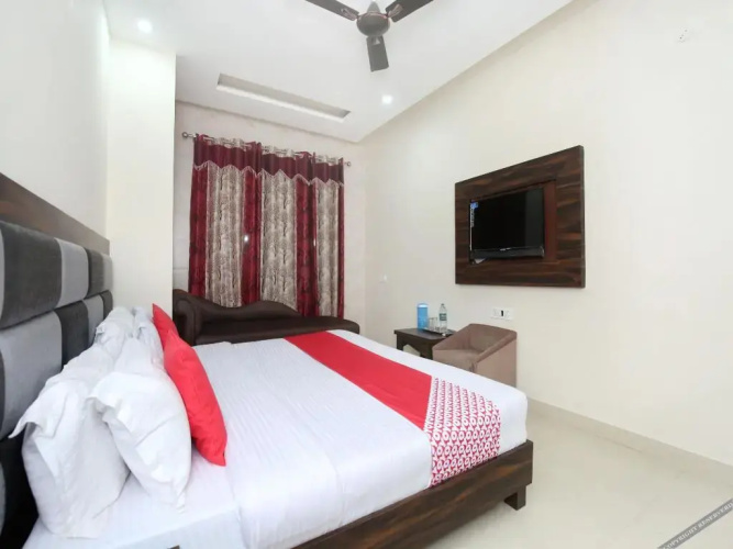 OYO 10318 Hotel Sukhman Residency