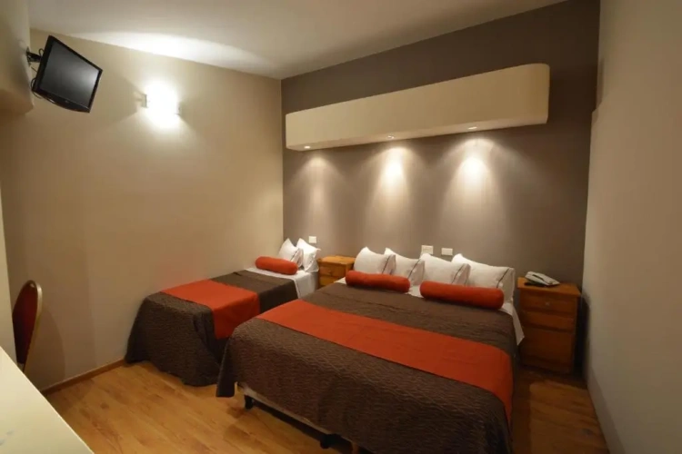 Standard Triple room