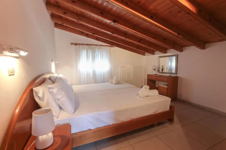 1 Bedroom Classic Penthouse room with partial sea view