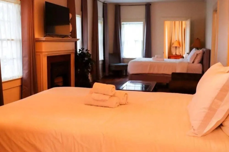 Work Crew Haven Spacious Corporate Lodging