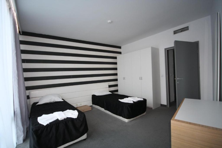 Standard Twin room with balcony