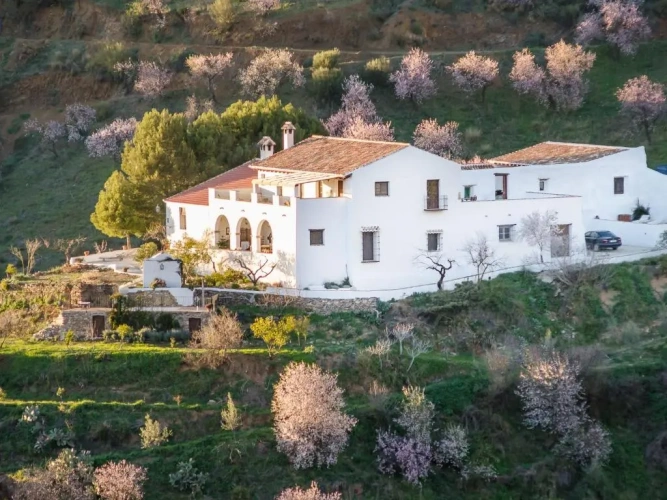 3 Bedrooms Villa