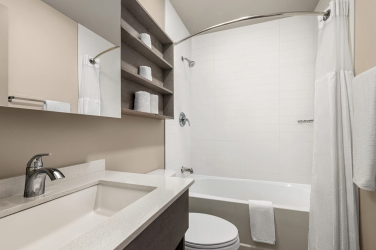 Microtel Inn And Suites By Wyndham Boisbriand photo 9