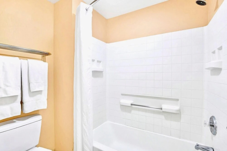 1BR With King bed - Shared Pool Arcade Room