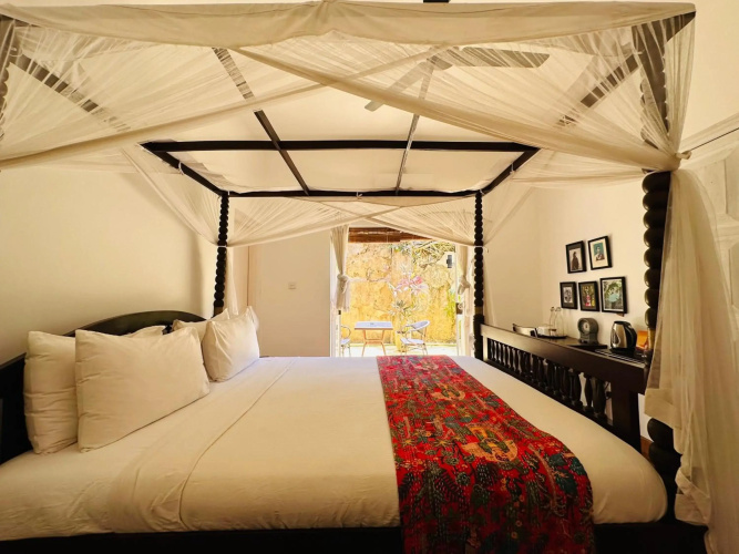 Mango House