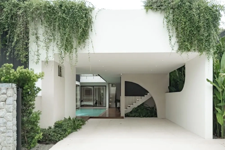 4 Bedrooms Luxury Villa