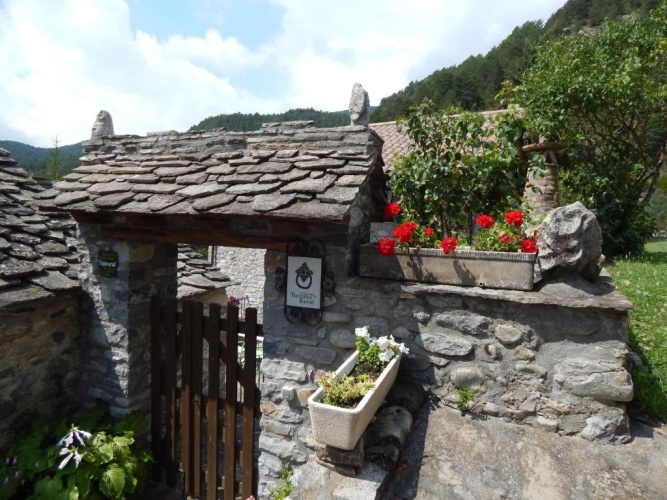 2 Bedrooms Cottage