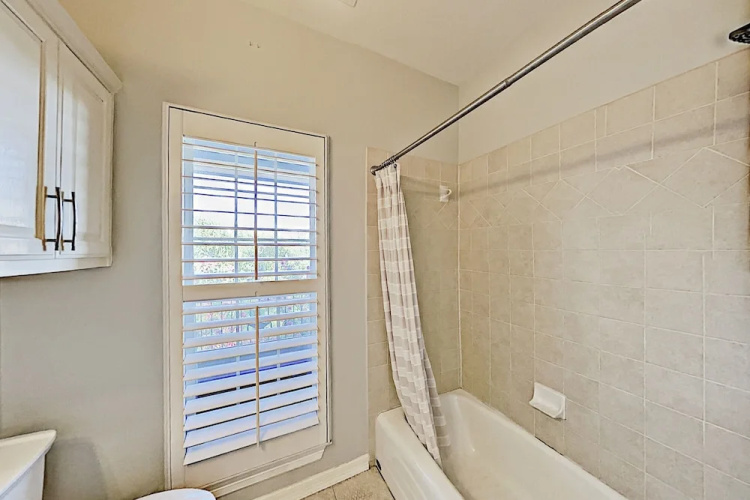 1111eriv 4 Bedroom Home
