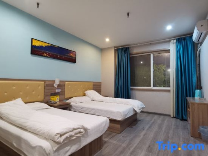 Standard Twin Family room
