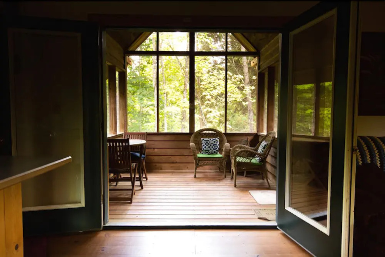 Brickyard Cottage 3 by Winfield Inn