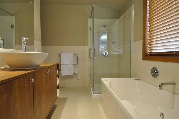 Luxury on Lansdown
