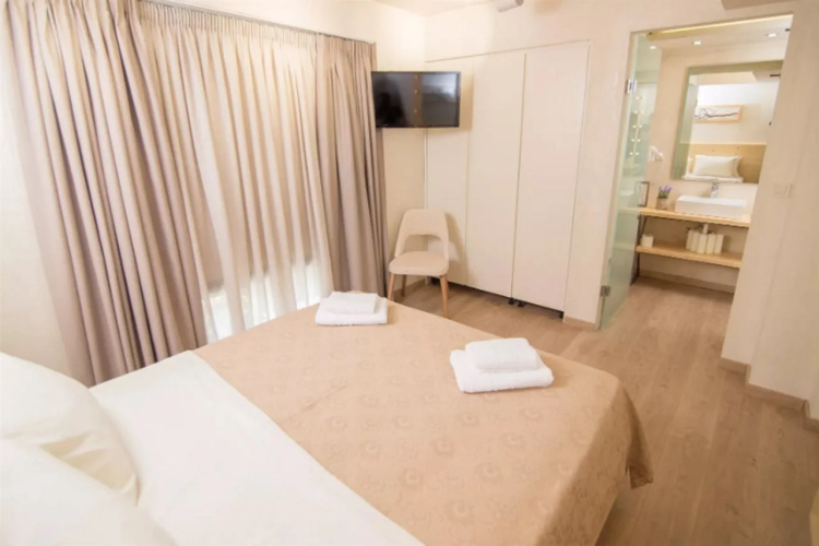 Panellinion Luxury Rooms