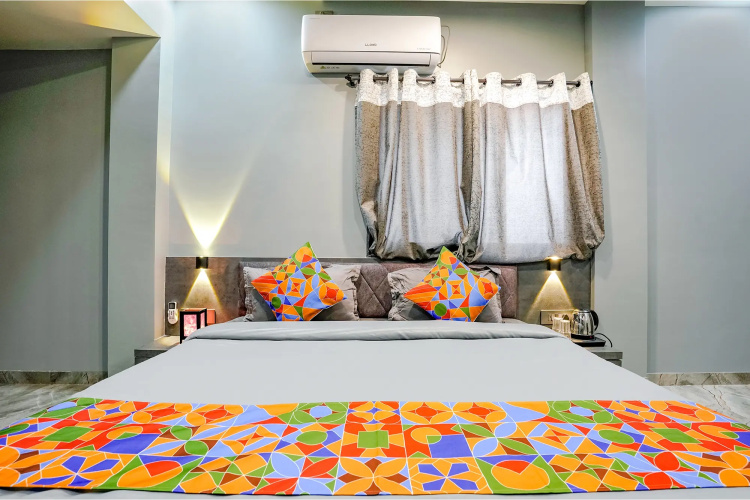 Fabhotel Viva House