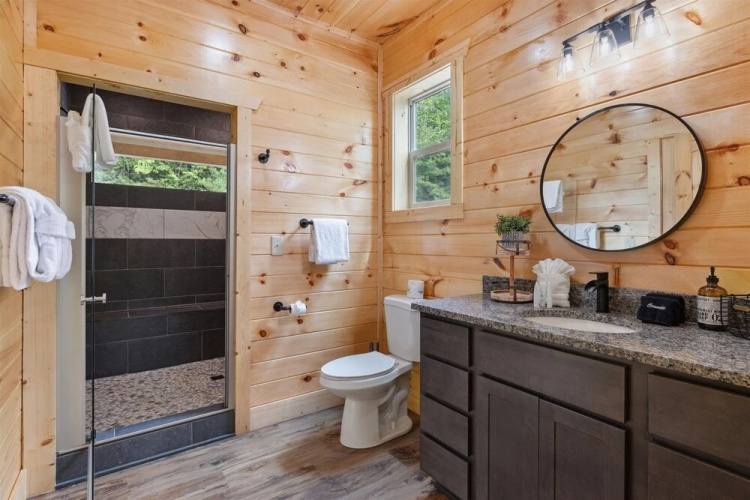 Chasing The Son Cabin 3 Bedroom Cabin by RedAwning