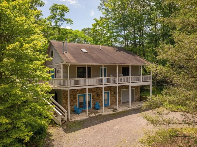 4 Bedrooms Cottage