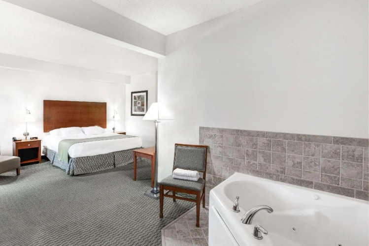 Deluxe Double Suite