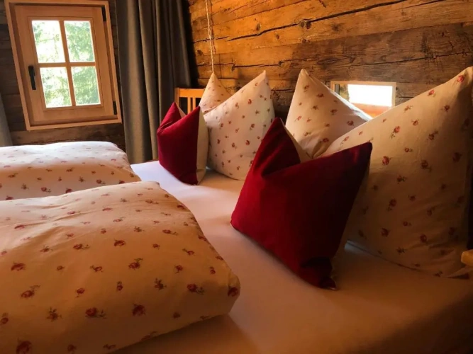 2 Bedrooms Cottage