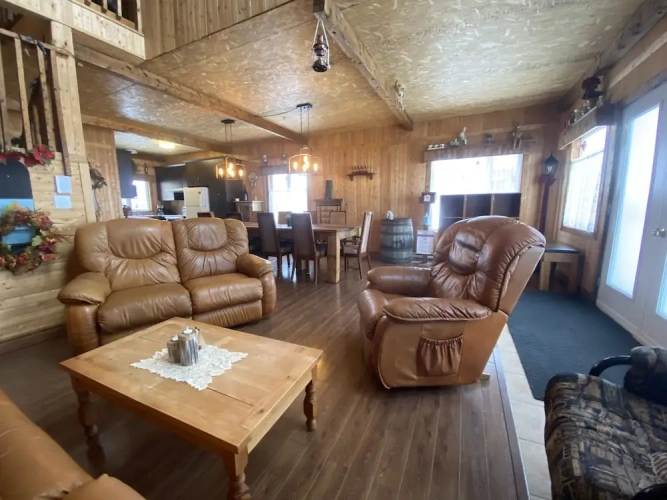 3 Bedrooms Apartment
