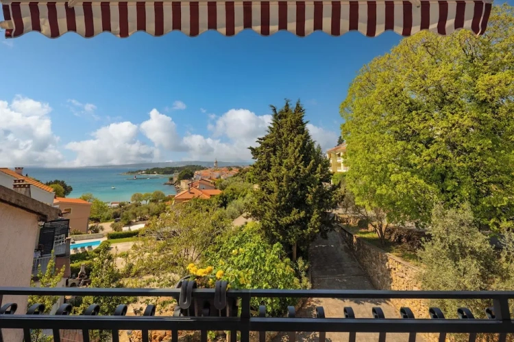 Family Apartment with balcony and with sea view