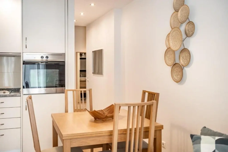1 Bedroom Apartment