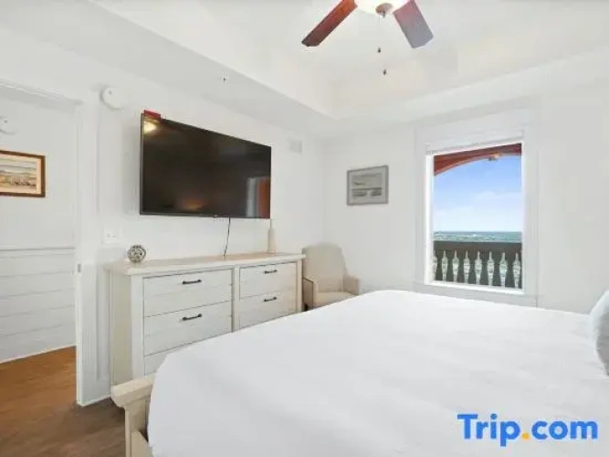 3 Bedrooms Apartment