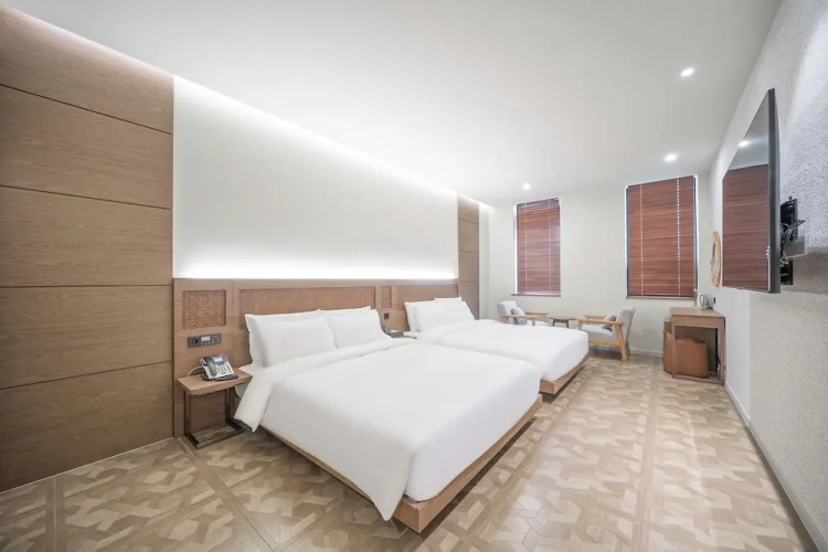 Giant Hotel