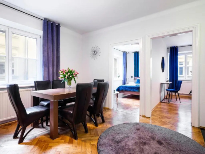 CracWoW St. Thomas Apartment