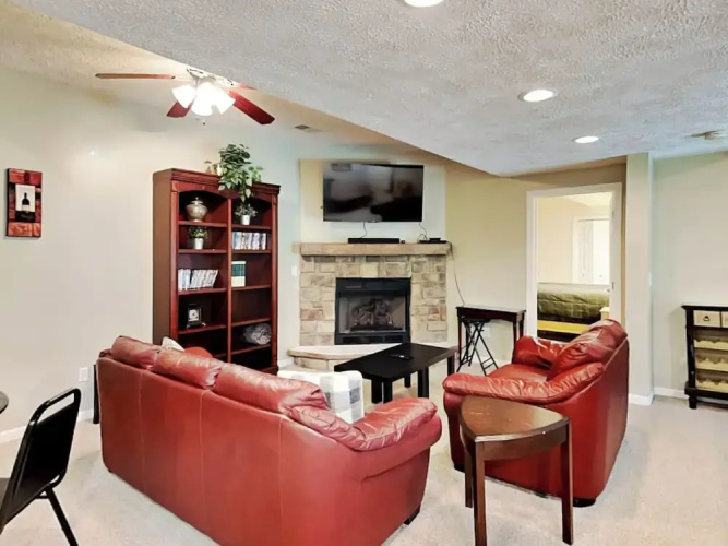 Hillside Hideaway by Taylor Made Deep Creek
